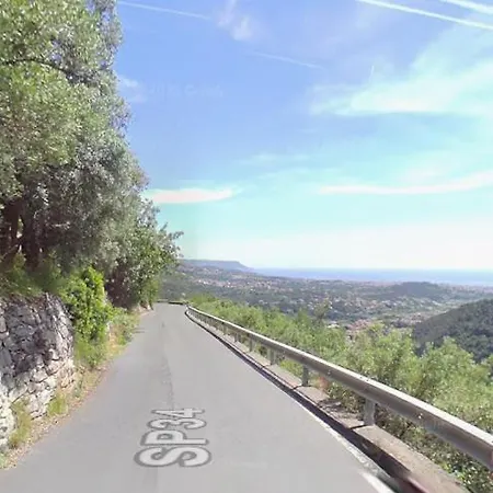 Ca' De Berna 3* Balestrino